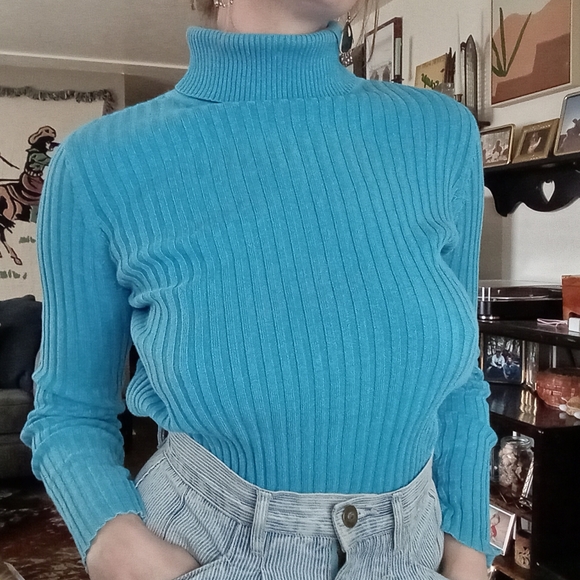 Express turtleneck - Picture 2 of 10